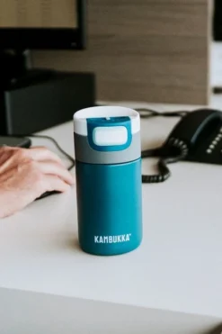 Kambukka Etna Insulated Travel Mug - 300ml 7 Kambukka Etna Insulated Travel Mug - 300ml -Cotswold Outdoor b4ba3j0018 4747 d