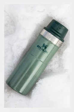 Stanley Classic Trigger-Action Travel Mug 470ml -Cotswold Outdoor b4bb390004 5050 c