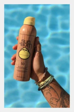 Sun Bum Original SPF 50 Sunscreen Spray -Cotswold Outdoor b4eb390005 8989 o