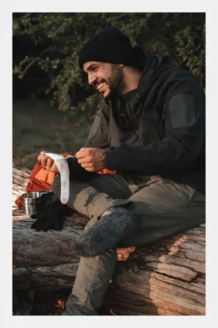 Thaw Disposable Foot Warmers (Pair) 7 Thaw Disposable Foot Warmers (Pair) -Cotswold Outdoor b4ef390012 8989 c