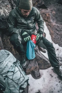 LIFESYSTEMS Trek First Aid Kit -Cotswold Outdoor e7314023 8989 s