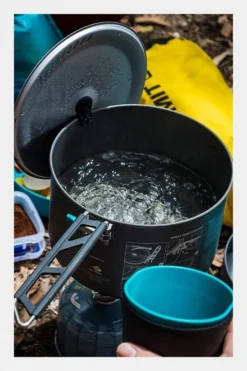 Sea To Summit Alpha Pot Cook Set 2.2 -Cotswold Outdoor g4dh390036 4072 c